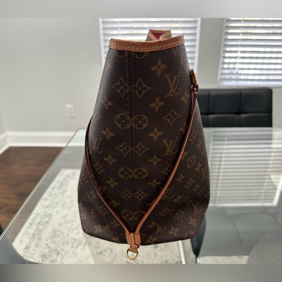 Louis Vuitton Neverfull GM Tote - Picture 3 of 11